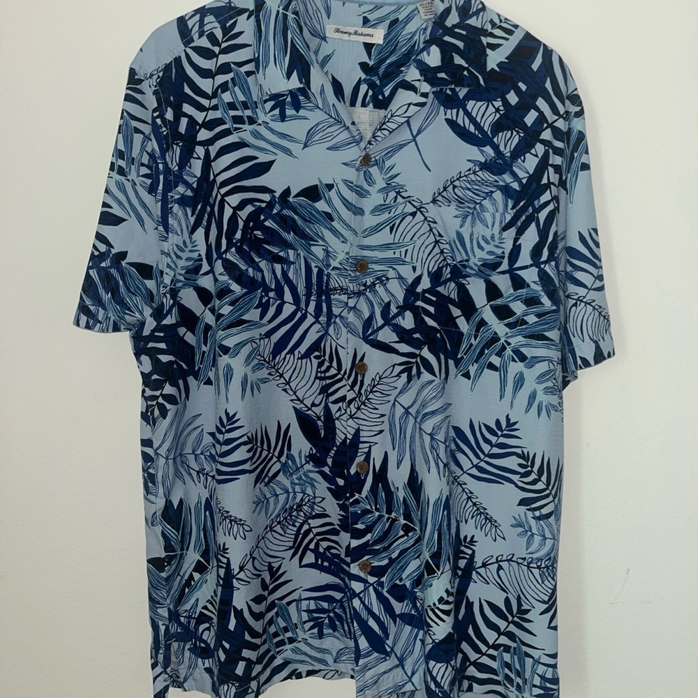 Tommy Bahama Casual Button Down Shirt - Blue and White